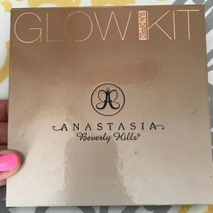 Anastasia Beverly Hills Glow Kit in Sun Dipped